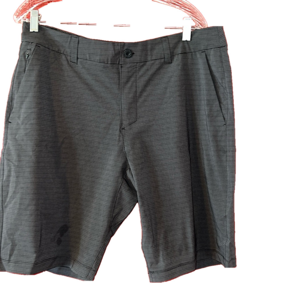 NWOT. Hang Ten Dark Gray Hybrid Shorts 34